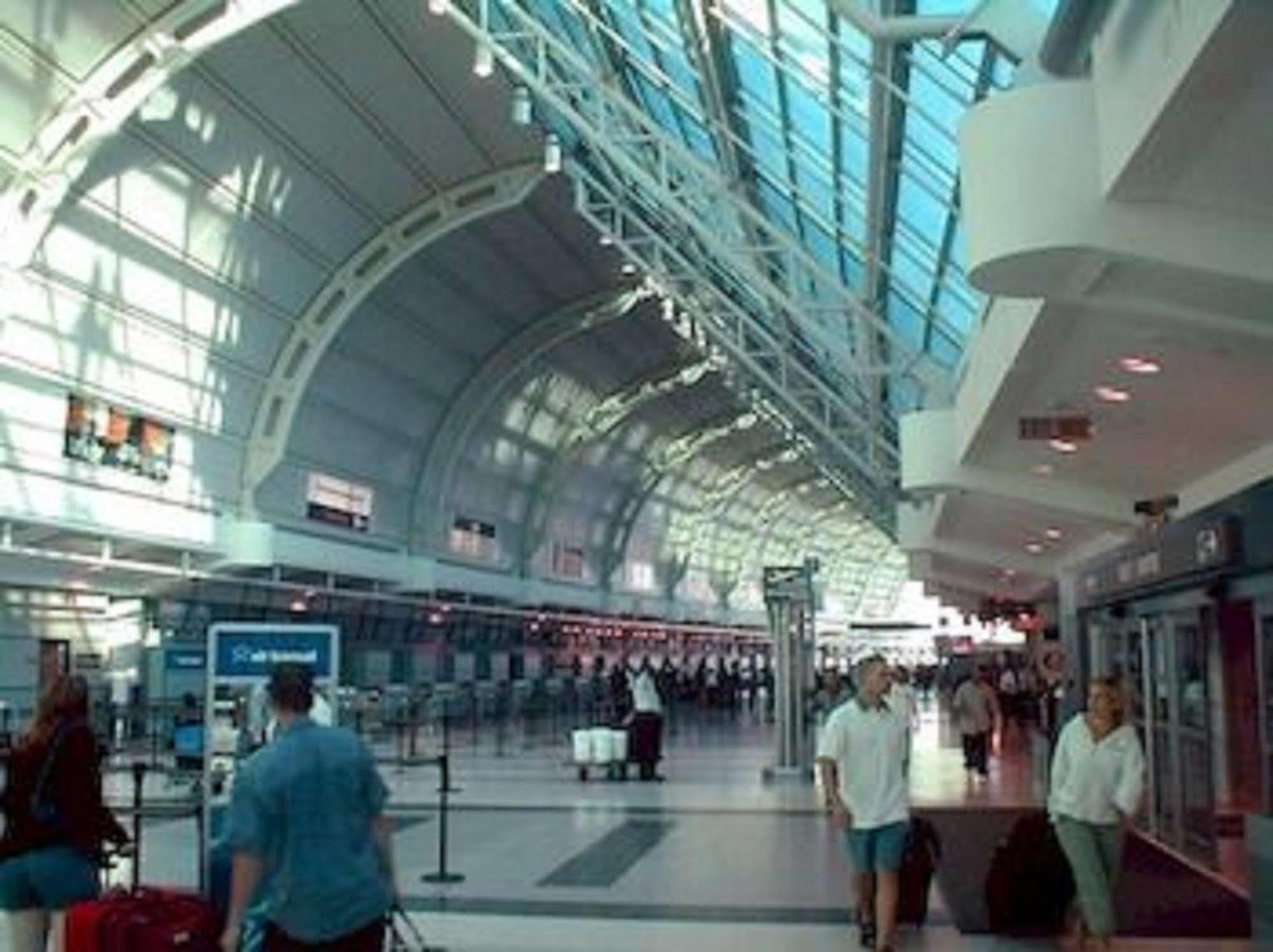 Holiday Inn Toronto Airport East By Ihg Eksteriør bilde